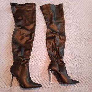 Demerria 05 Faux Leather thigh high boots   size 8